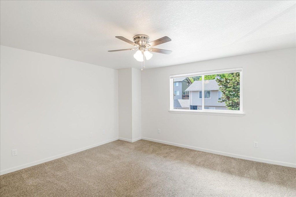 Lincoln Townhomes Bedroom