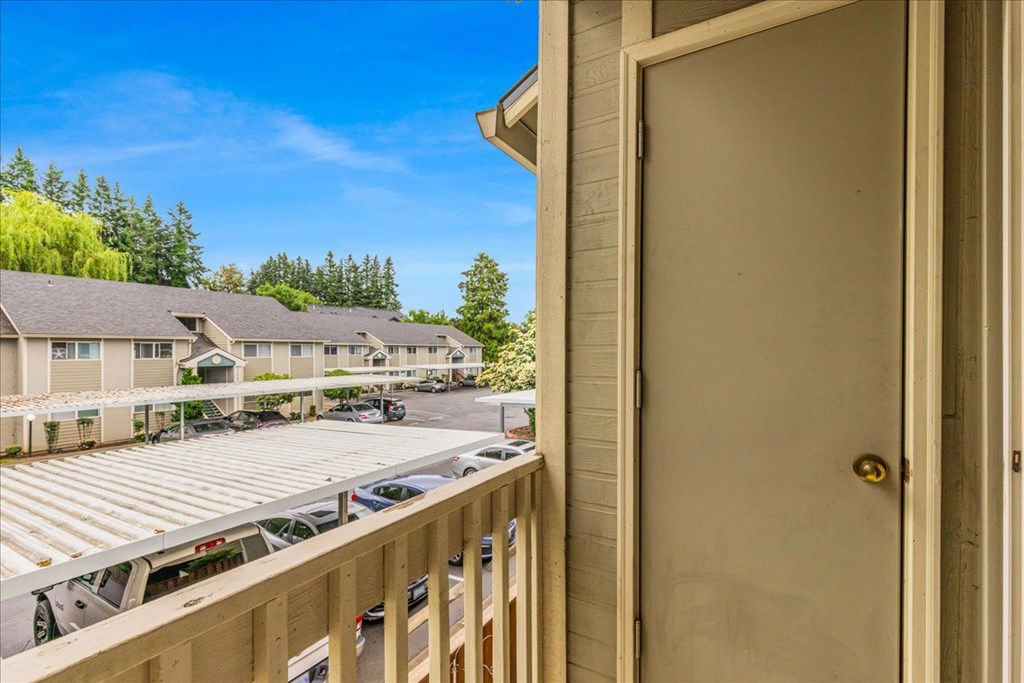 Cedar Grove Apartments Balcony