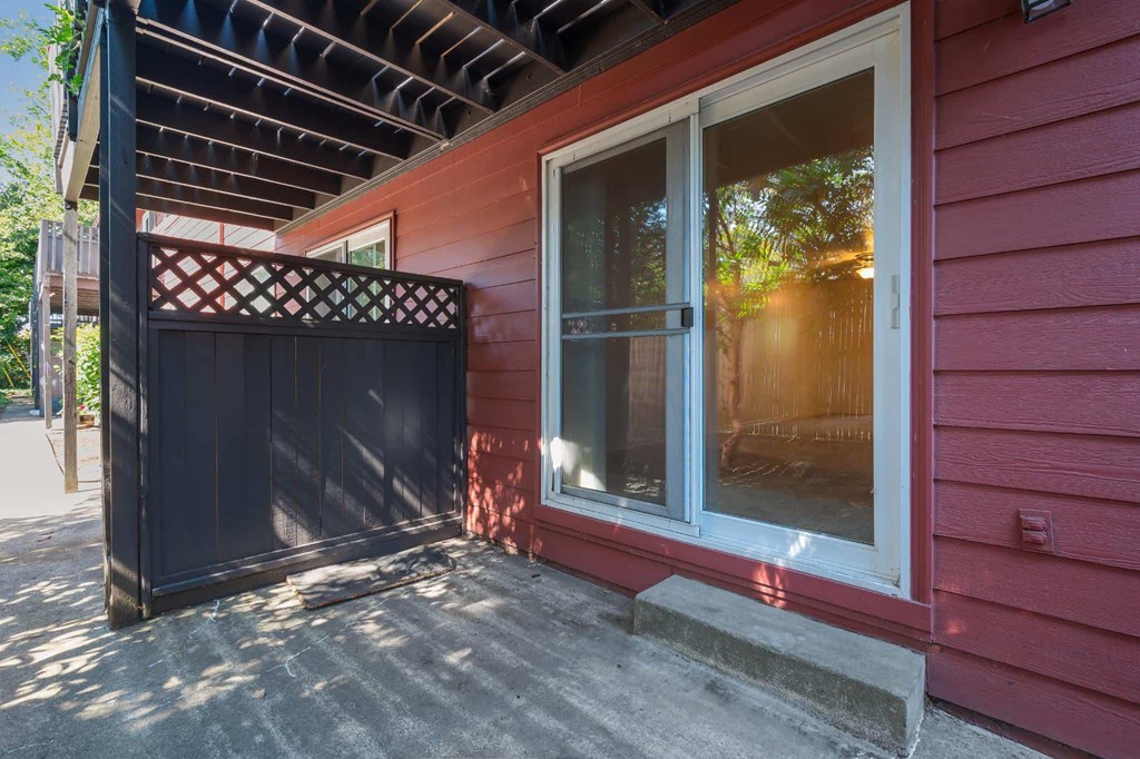 Colonial Village Apartments Patio