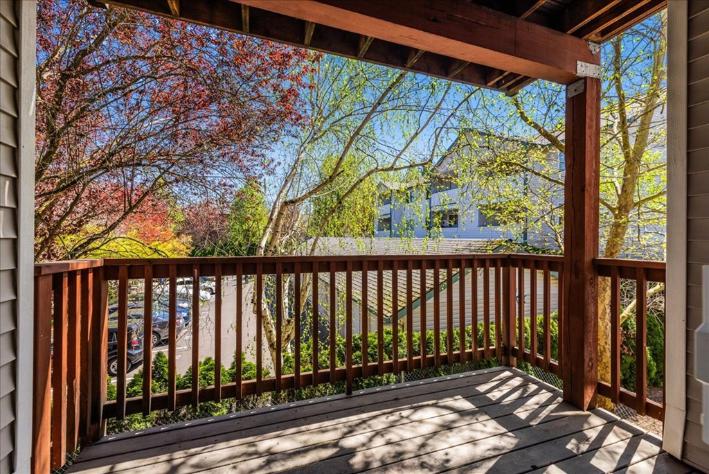 Farisswood Apartments Balcony