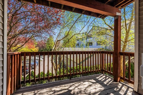 Farisswood Apartments Balcony