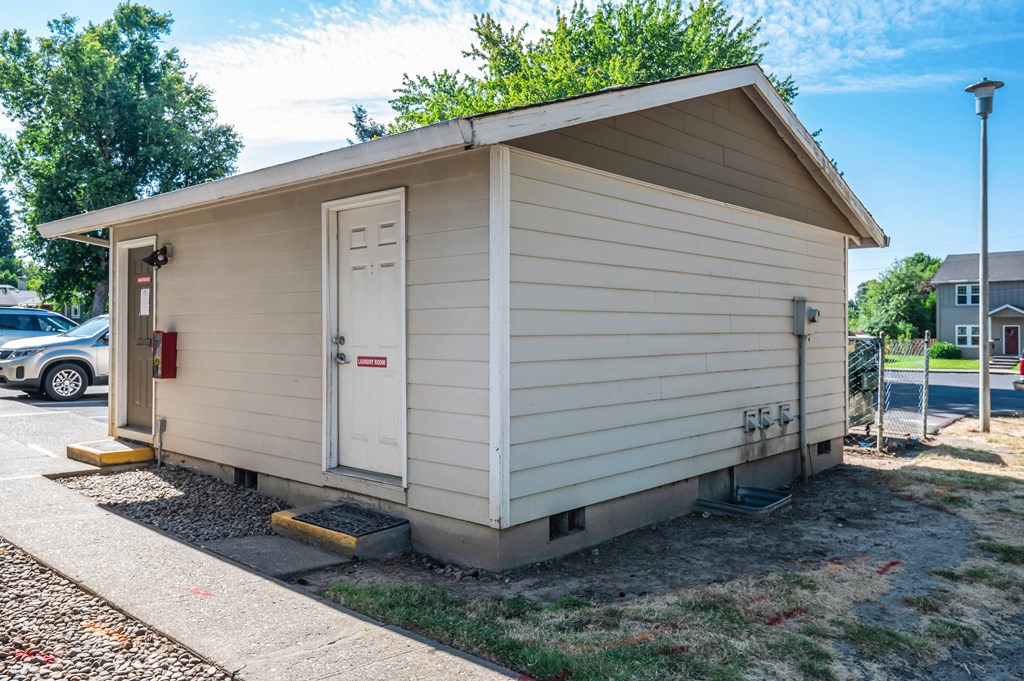 Candlewood Apartments Forest Grove, OR Exterior