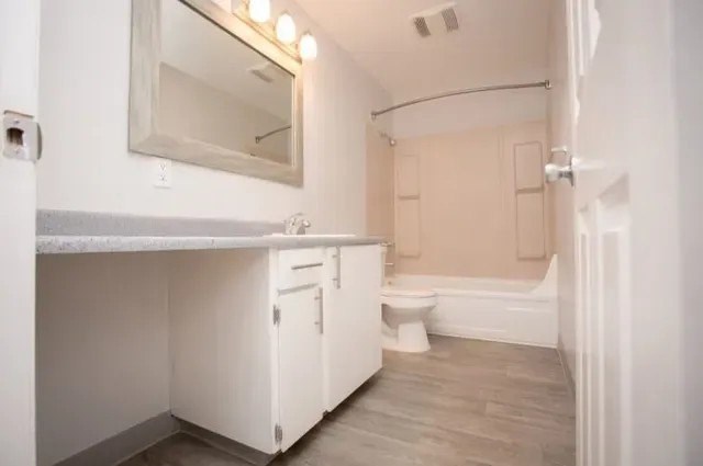 Somerset West Apartments - Portland, Oregon