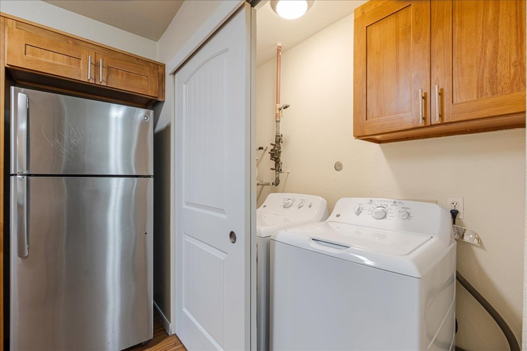 Cascade Woods washer and dryer