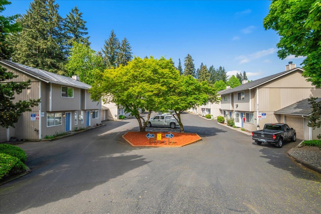 Lincoln Townhomes Exterior