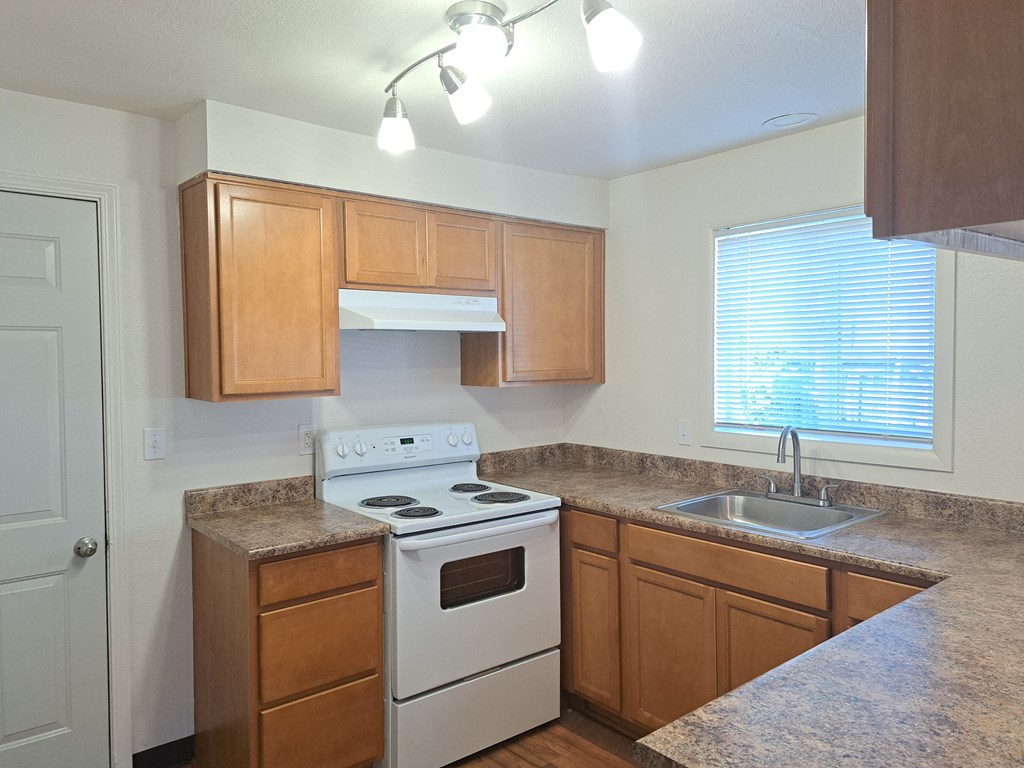Island Park Apartments Kitchen