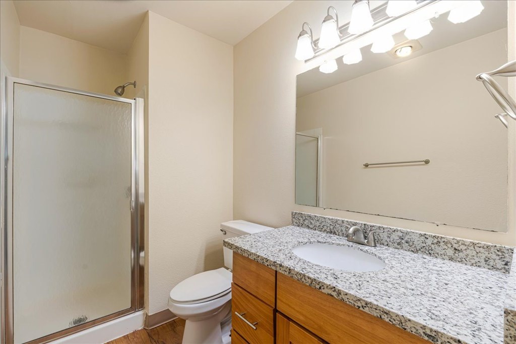 Cascade Woods bathroom