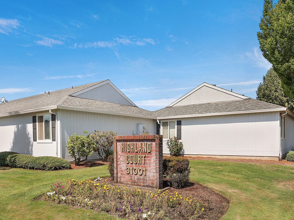 Highland Court Apartments Exterior