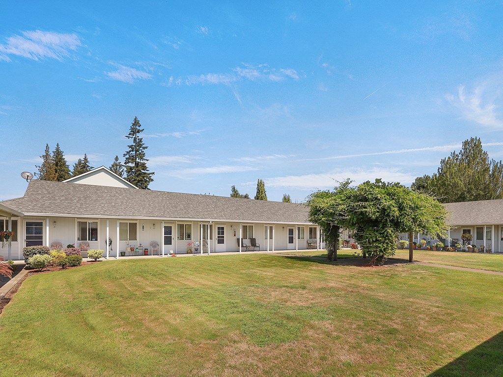 Highland Court Apartments Exterior