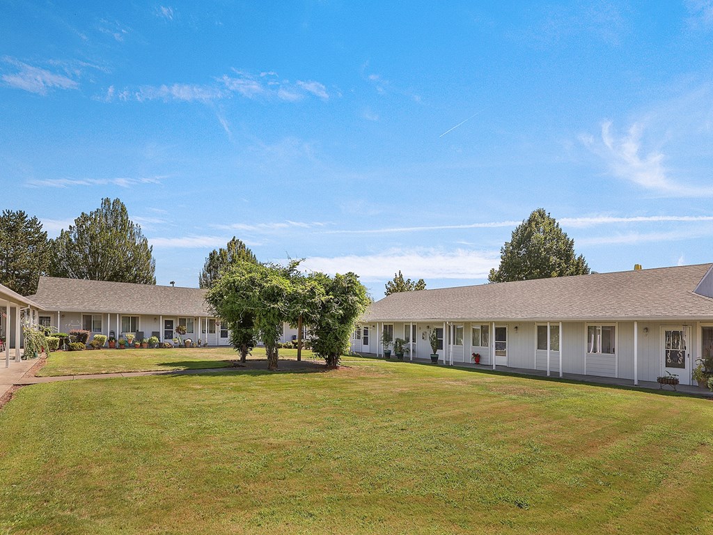 Highland Court Apartments Exterior