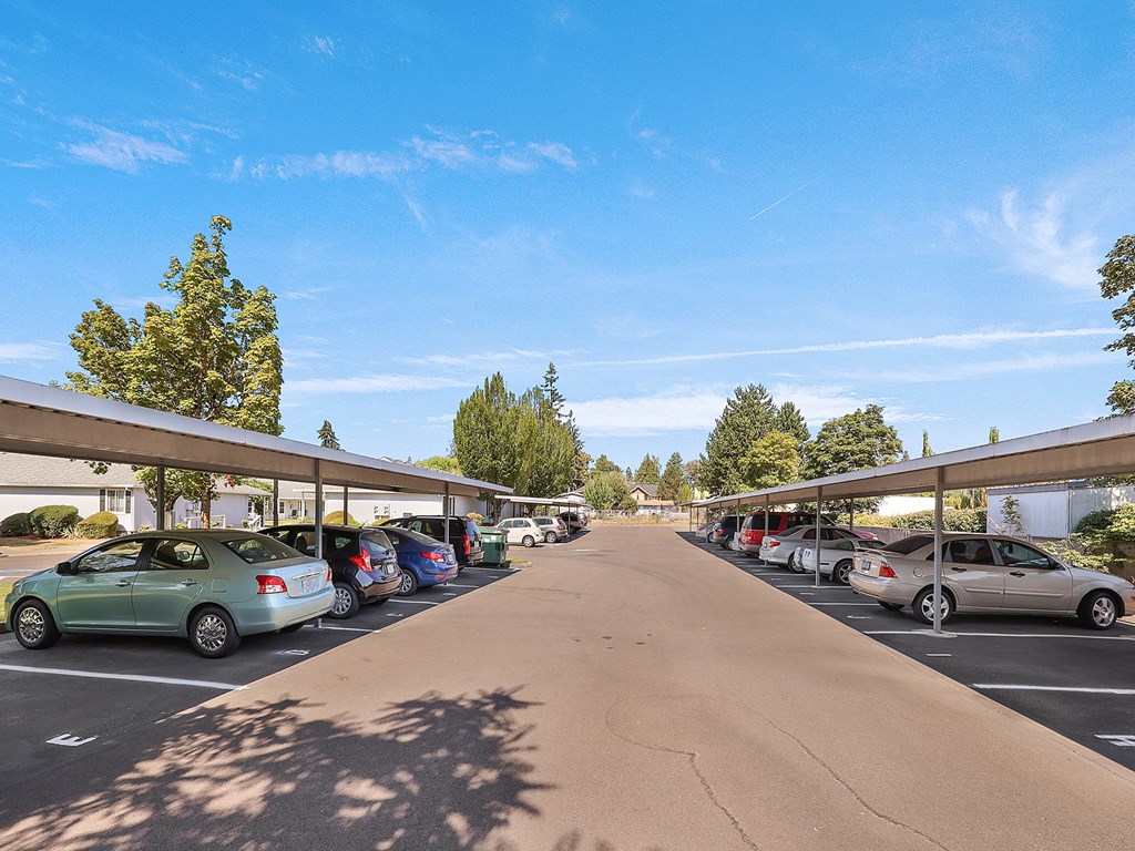Highland Court Apartments Parking Lot