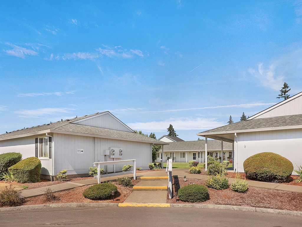 Highland Court Apartments Exterior