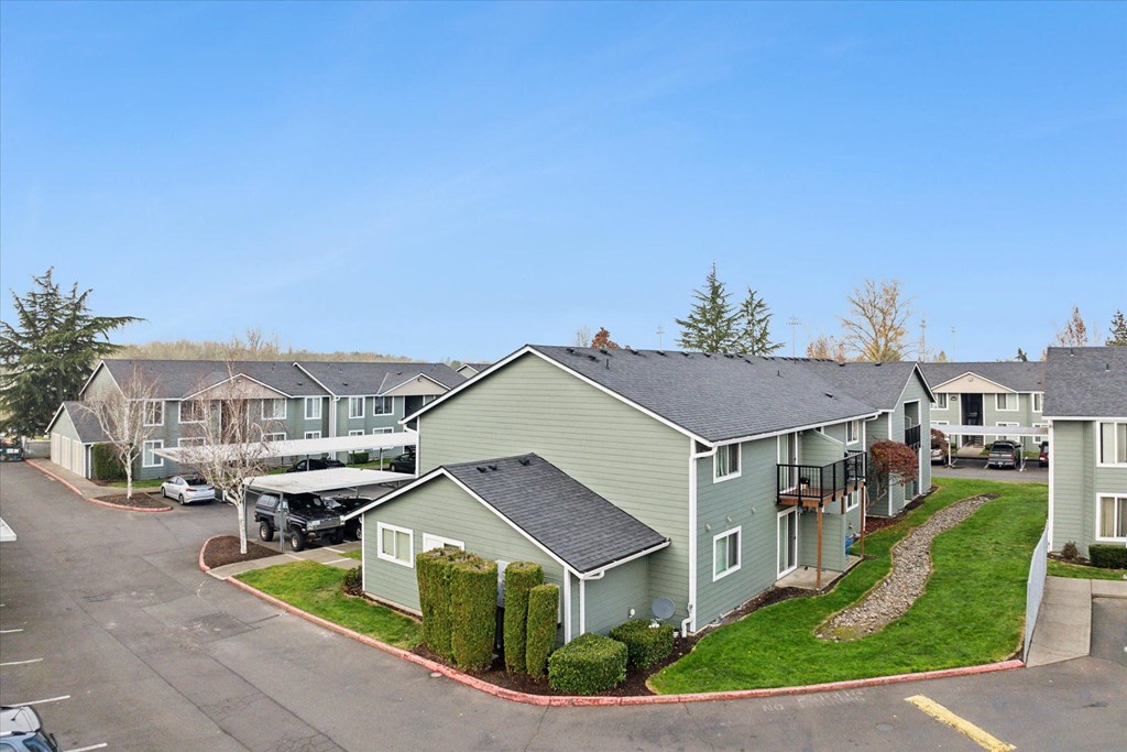 Oak Park Village Apartments Exterior