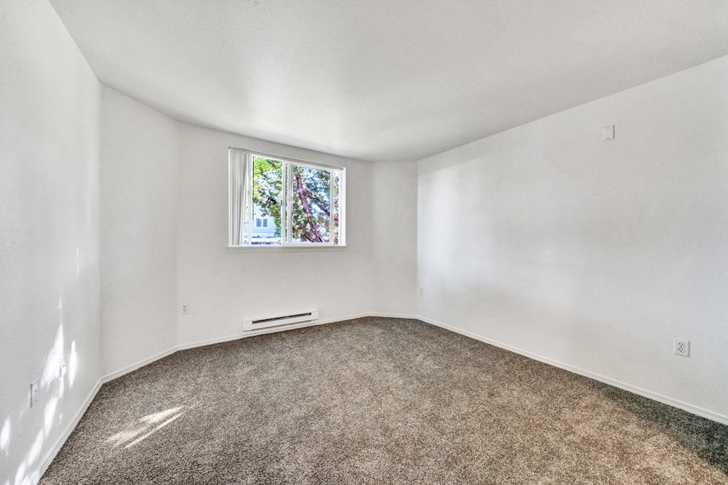guest bedroom 2 Aloha Oregon Quatama Village Apartments 