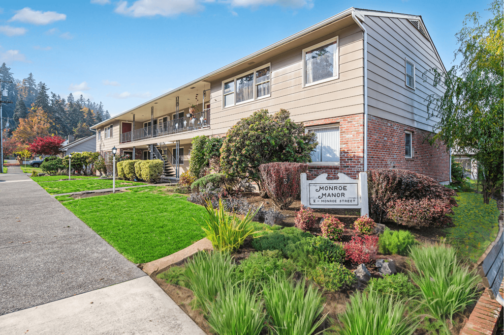 Monroe Manor Apartments sign