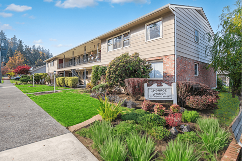 Monroe Manor Apartments Exterior Building