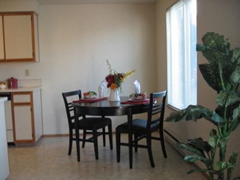 Dining Room - Photo Gallery 2