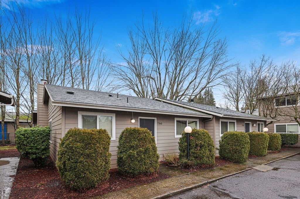 Applegate Apartments Portland  Exterior of Building