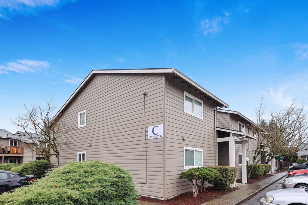 Exterior of Building Applegate Apartments Portland