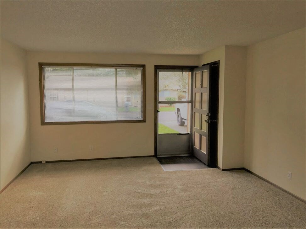 Hopkins Horizon Apartments Dining Room