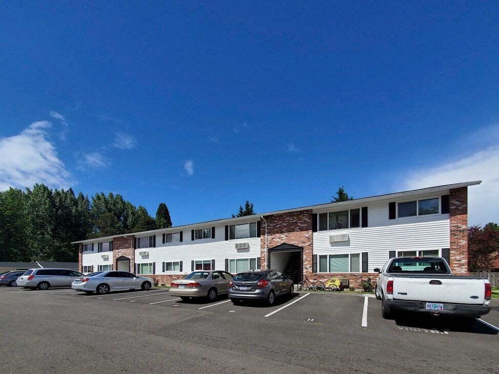 Kristin Apartments Exterior