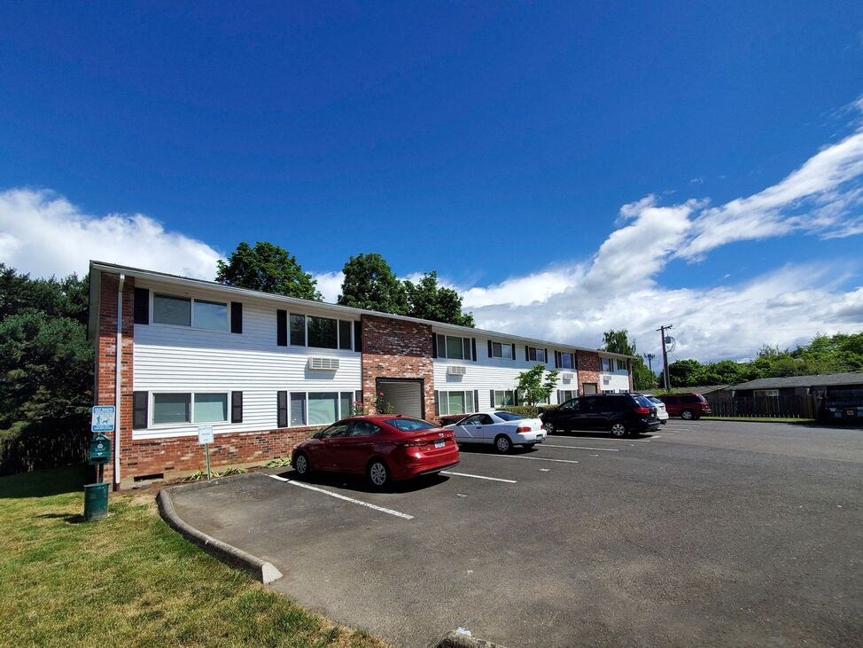 Kristin Apartments Exterior