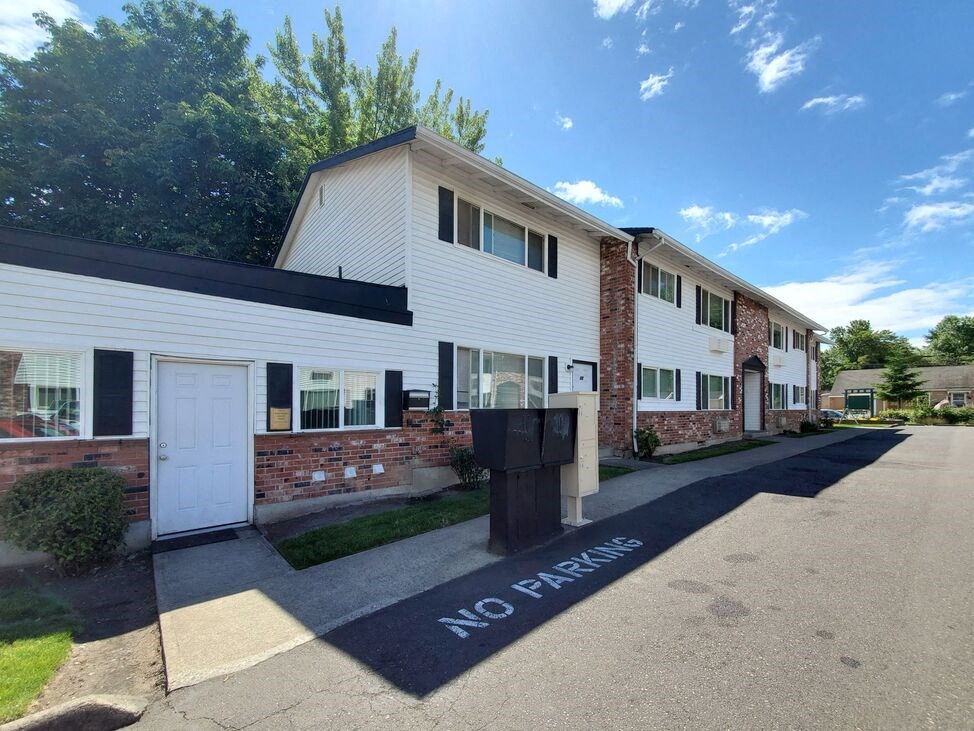 Kristin Apartments Exterior