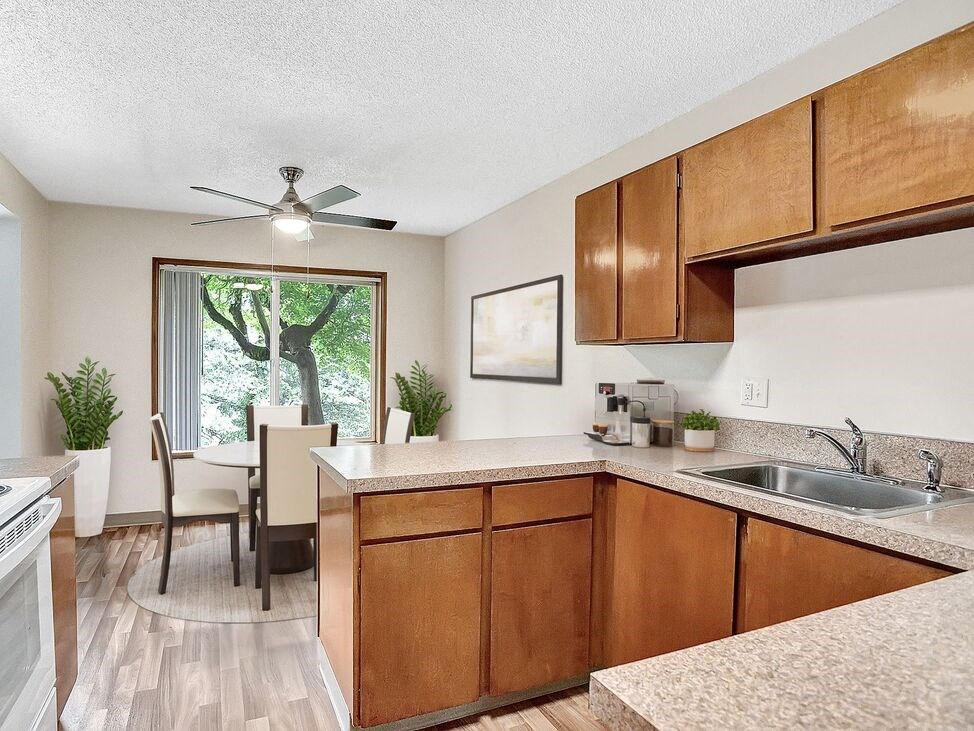 Kitchen River Cliff Apartments Milwaukie Oregon 