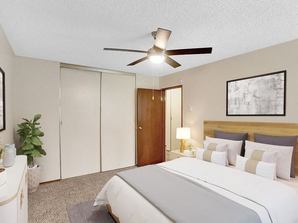 Bedroom River Cliff Apartments Milwaukie Oregon 