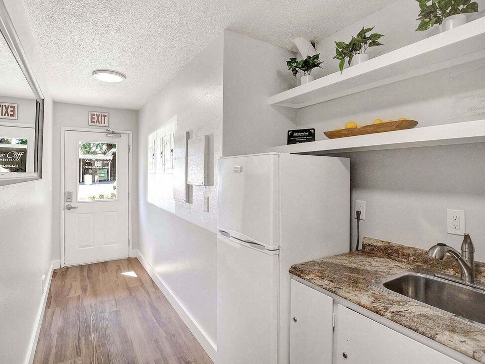 Kitchen River Cliff Apartments Milwaukie Oregon 