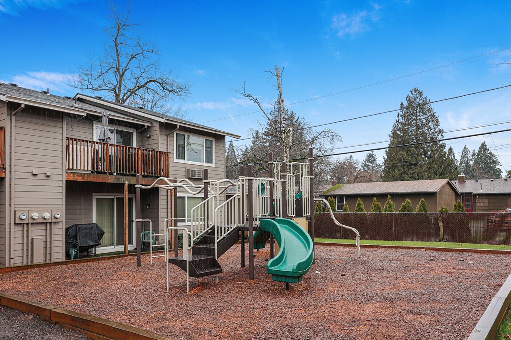 Play Area Applegate Apartments Portland