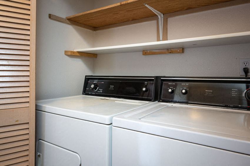 Tuxedo Park Apartments, 16548 NE Halsey Street, Portland, OR RentCafe