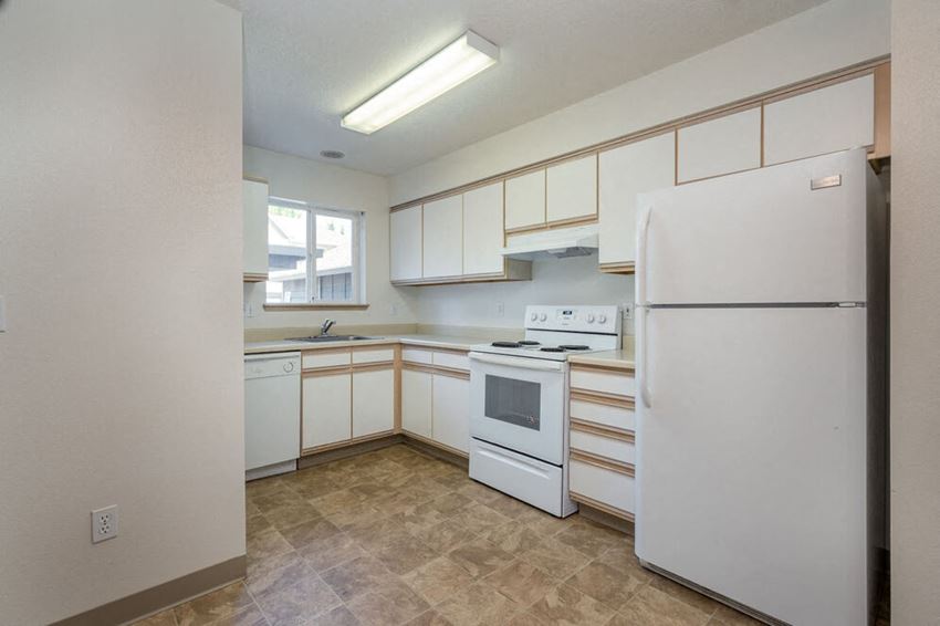Tuxedo Park Apartments, 16548 NE Halsey Street, Portland, OR RentCafe