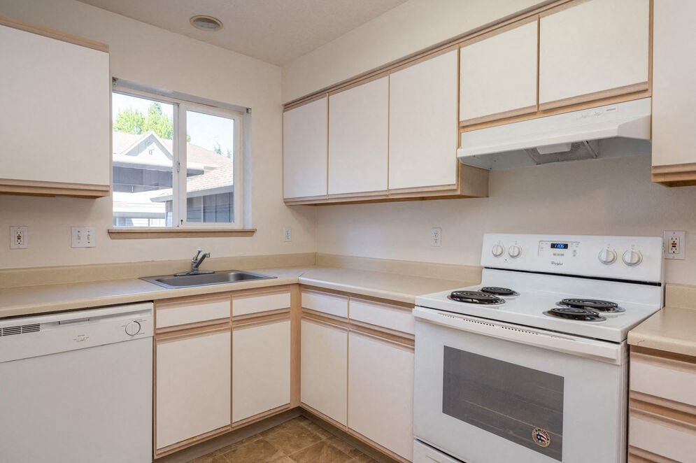 Tuxedo Park Apartments Kitchen