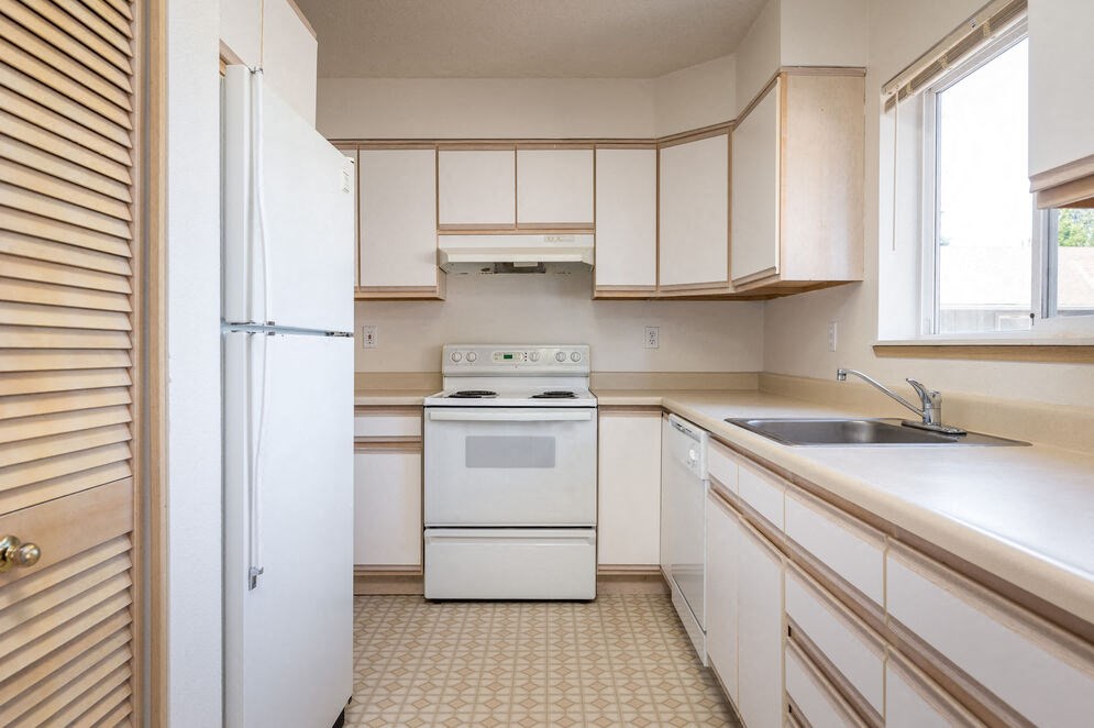 Tuxedo Park Apartments Kitchen