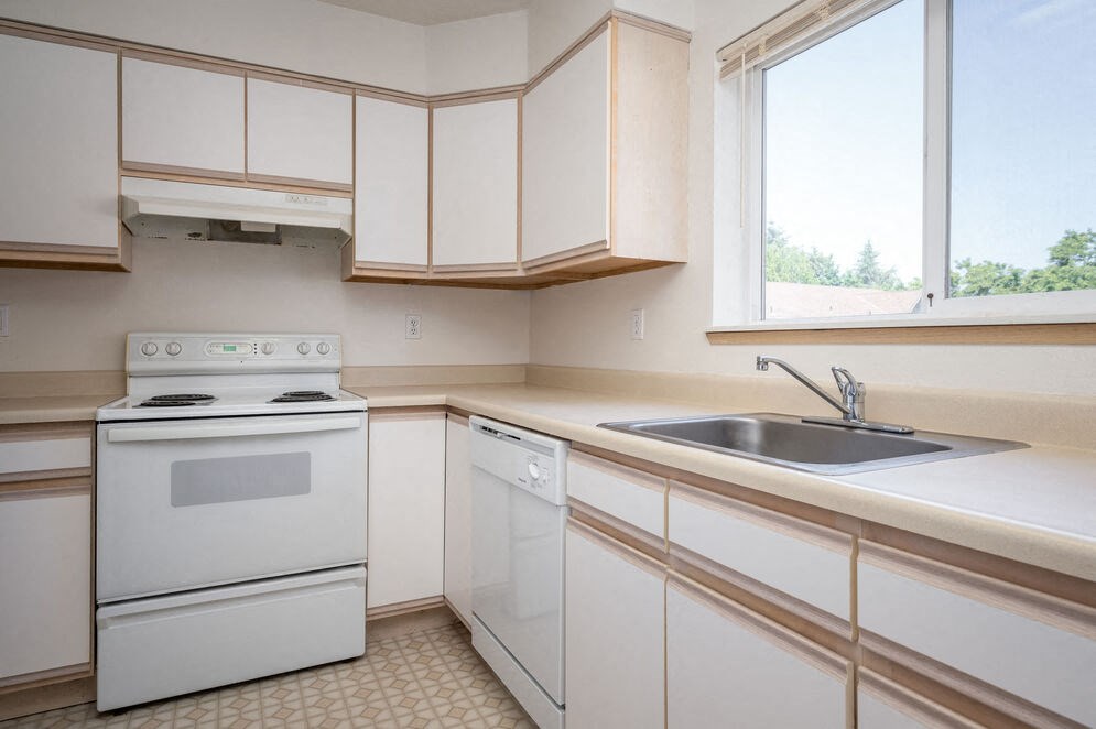 Tuxedo Park Apartments Kitchen