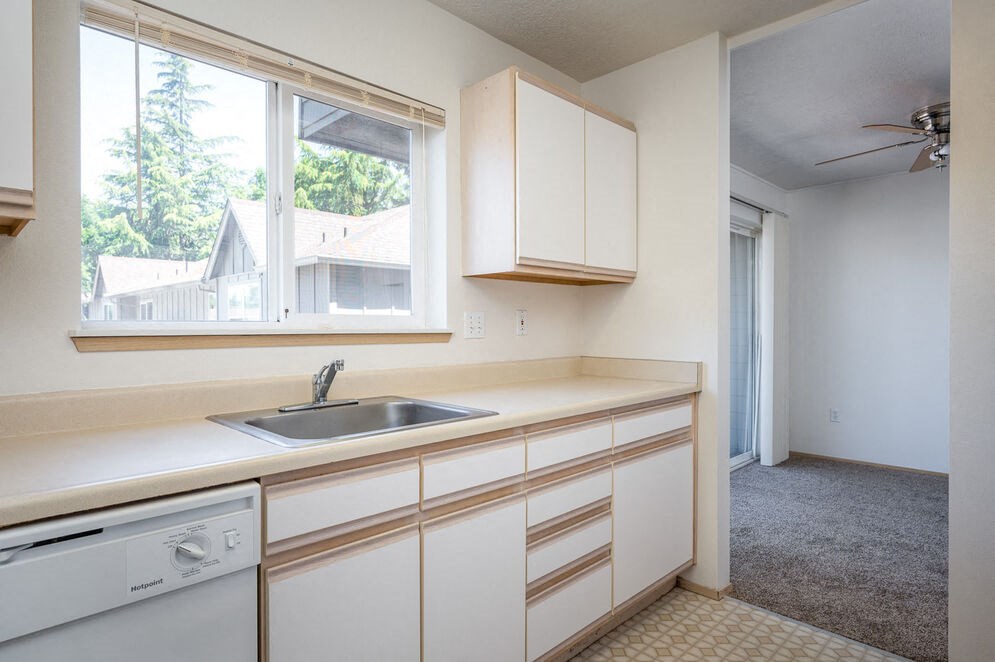 Tuxedo Park Apartments Kitchen