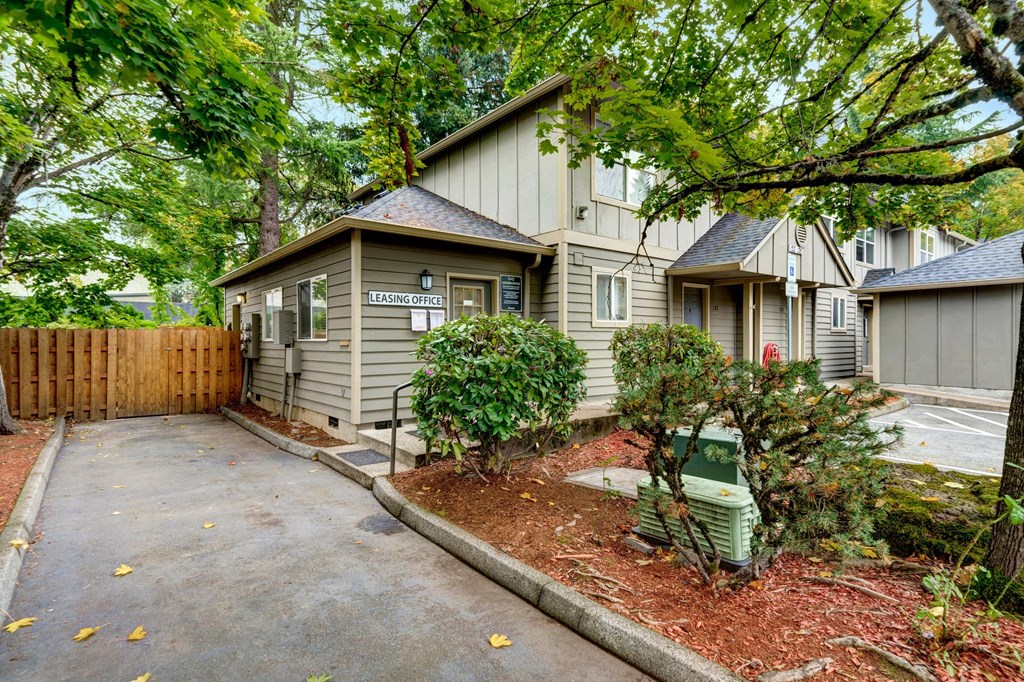 Tuxedo Park Apartments Leasing Office