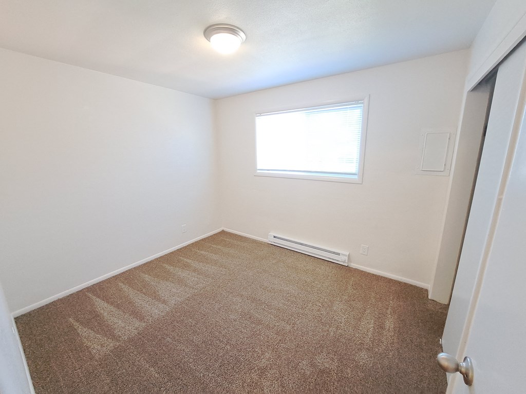 Island Park Apartments Bedroom