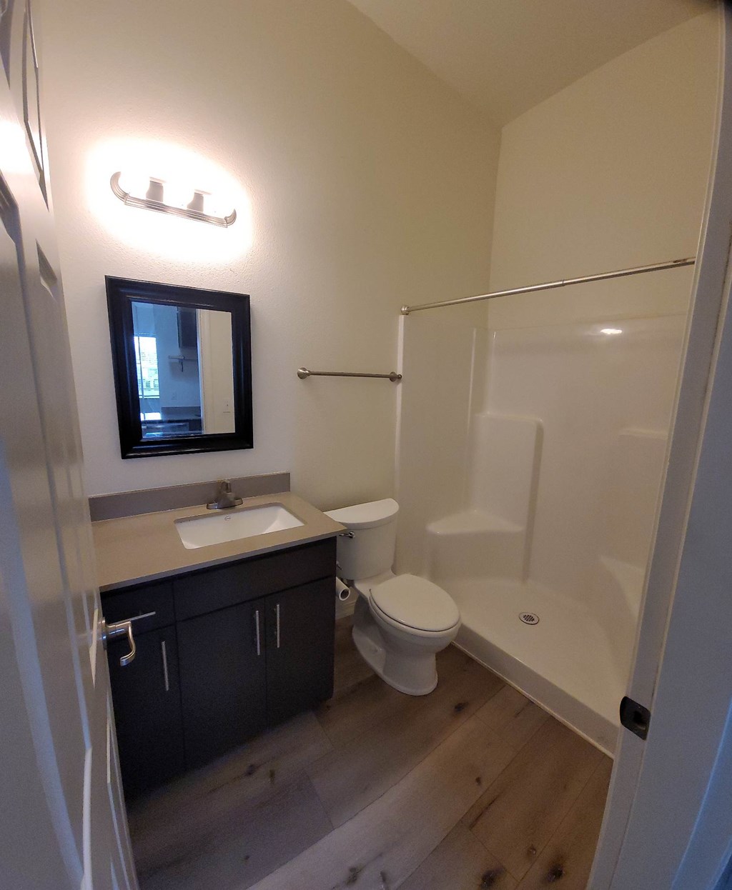 Clark Apartments Vancouver, WA Bathroom