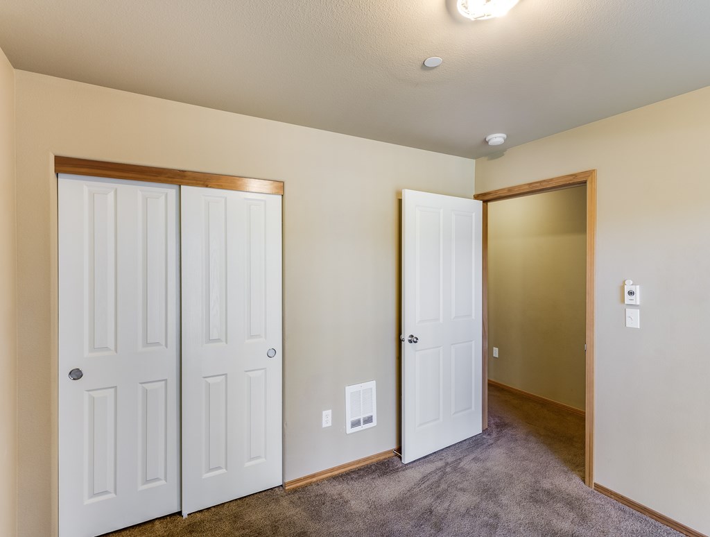 Glacier Vista Apartments Bedroom