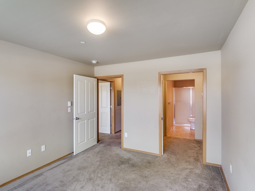 Glacier Vista Apartments Bedroom