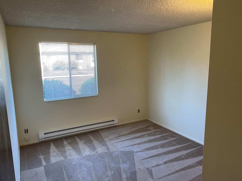 Browning Avenue Apartments Bedroom