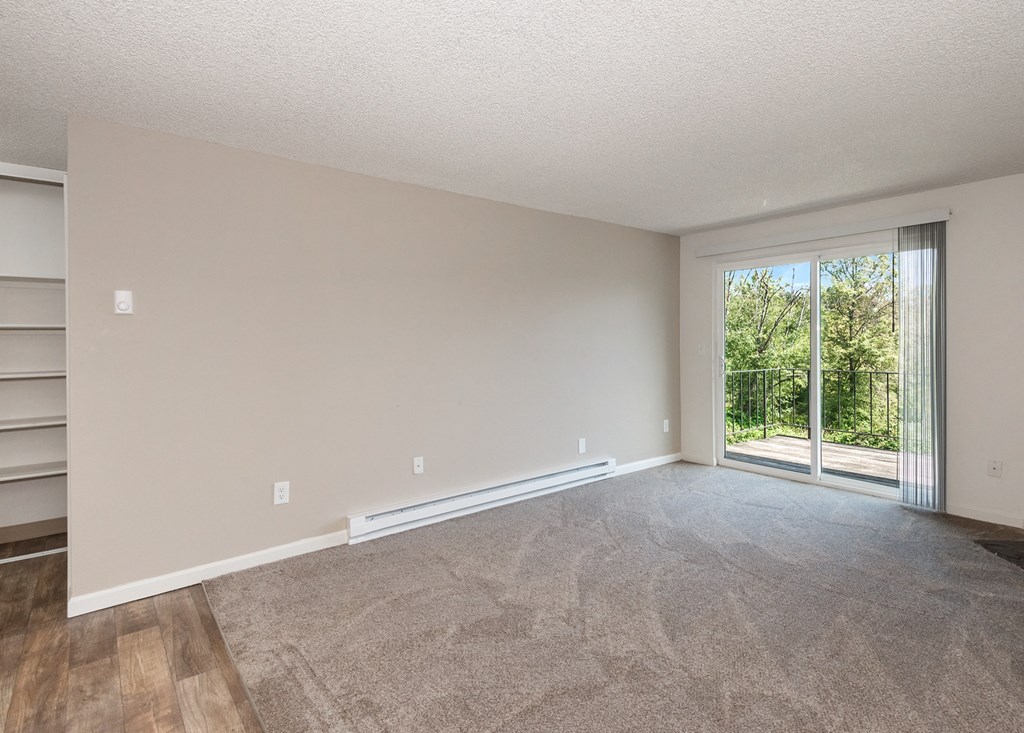 Creekside Commons Apartments Living Area