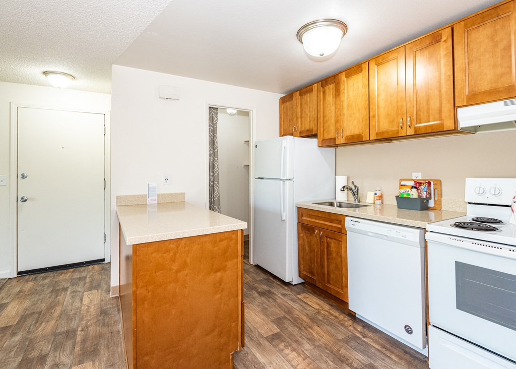 Creekside Commons Apartments Kitchen