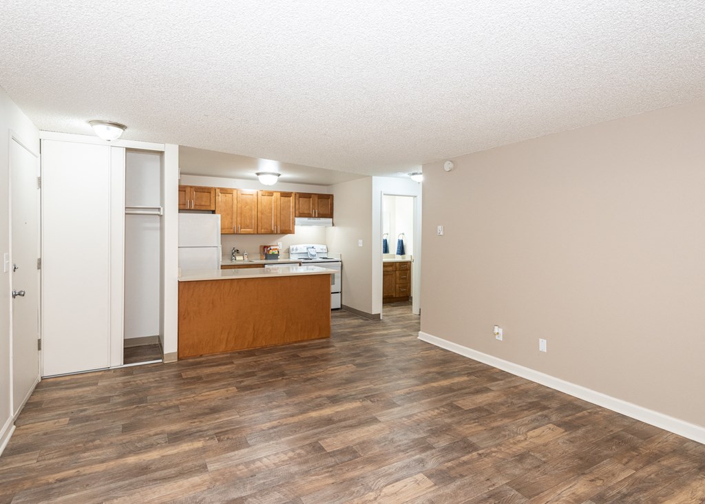 Creekside Commons Apartments Living Room