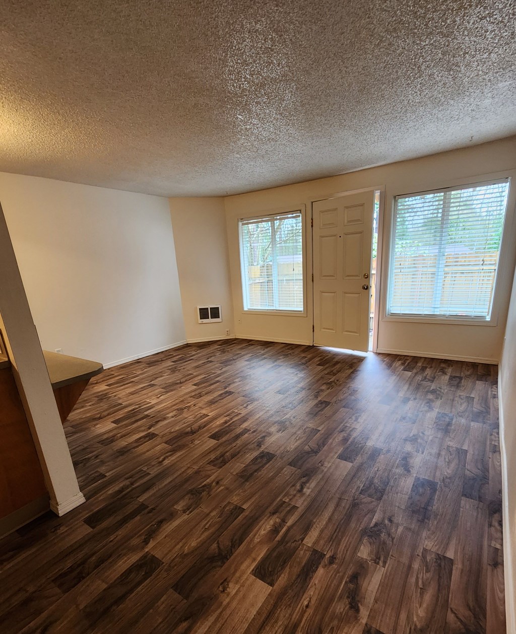French Glen Apartments Living Room