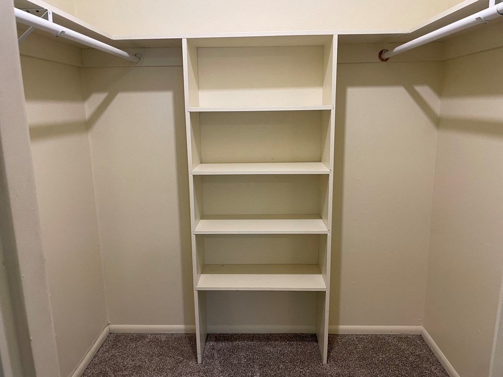 Walk in Closet Fairmount Apartments Salem, OR