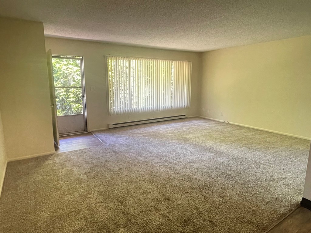 Living Room Fairmount Apartments Salem, OR