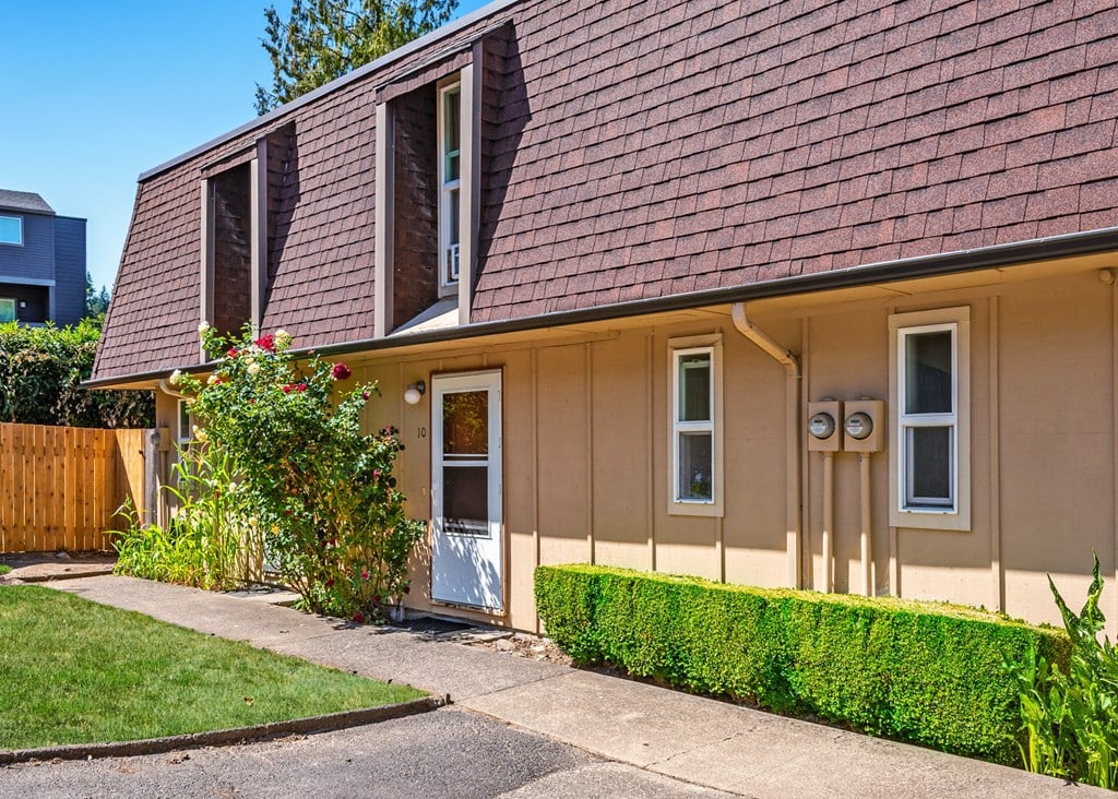 French Glen Apartments, West Linn exterior